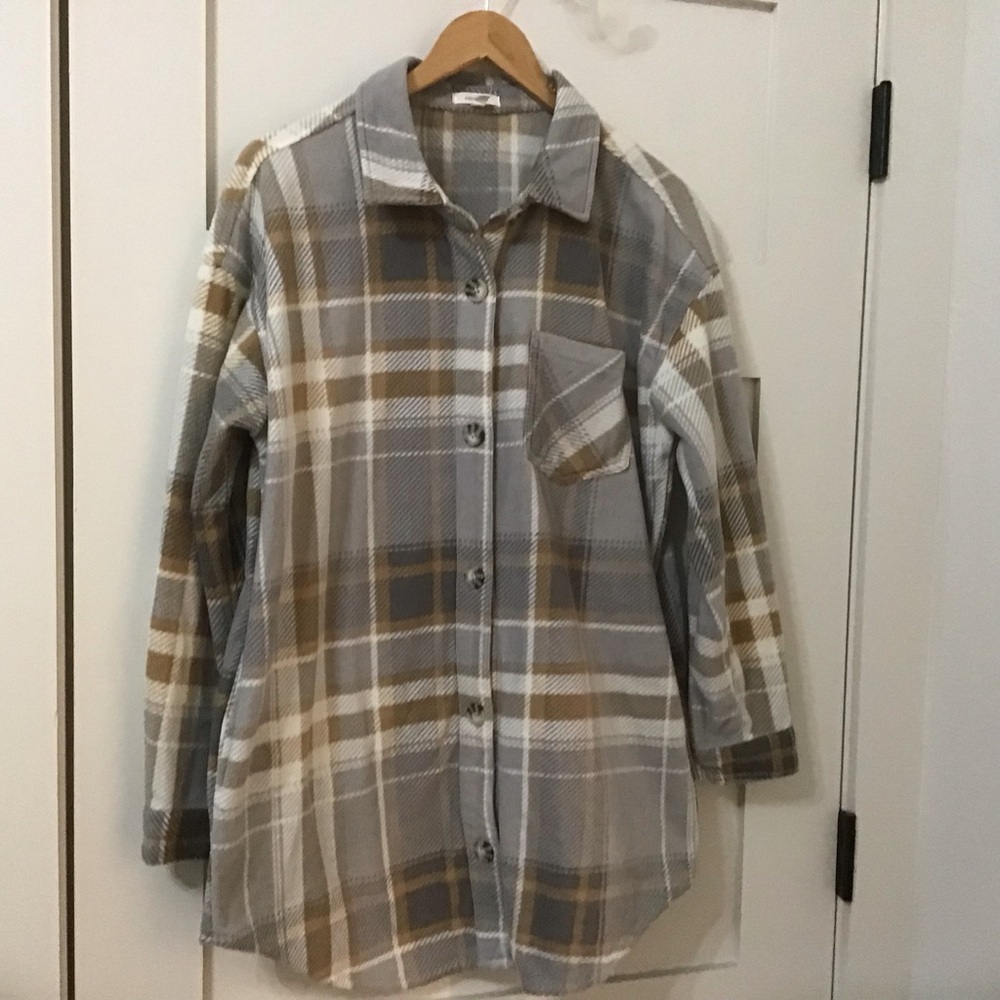 Maurices Oversized Flannel Shacket – Women’s Size Small 🍂